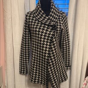 Ellen Tracy Black White Houndstooth Coat | Longline Button Front Jacket